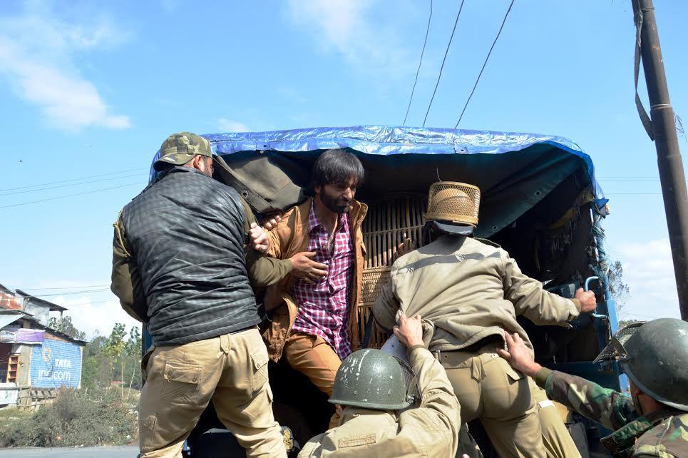 Malik, others arrested at Anantnag in injured condition